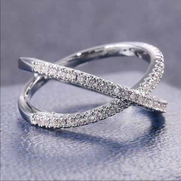 New 925 Silver Diamonds Ring - Picture 3 of 6
